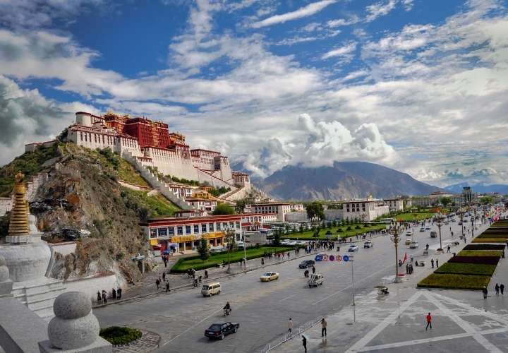 Unique beauty of Lhasa