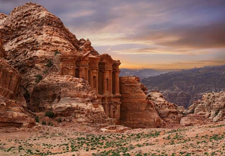 Petra, an incredible city to discover