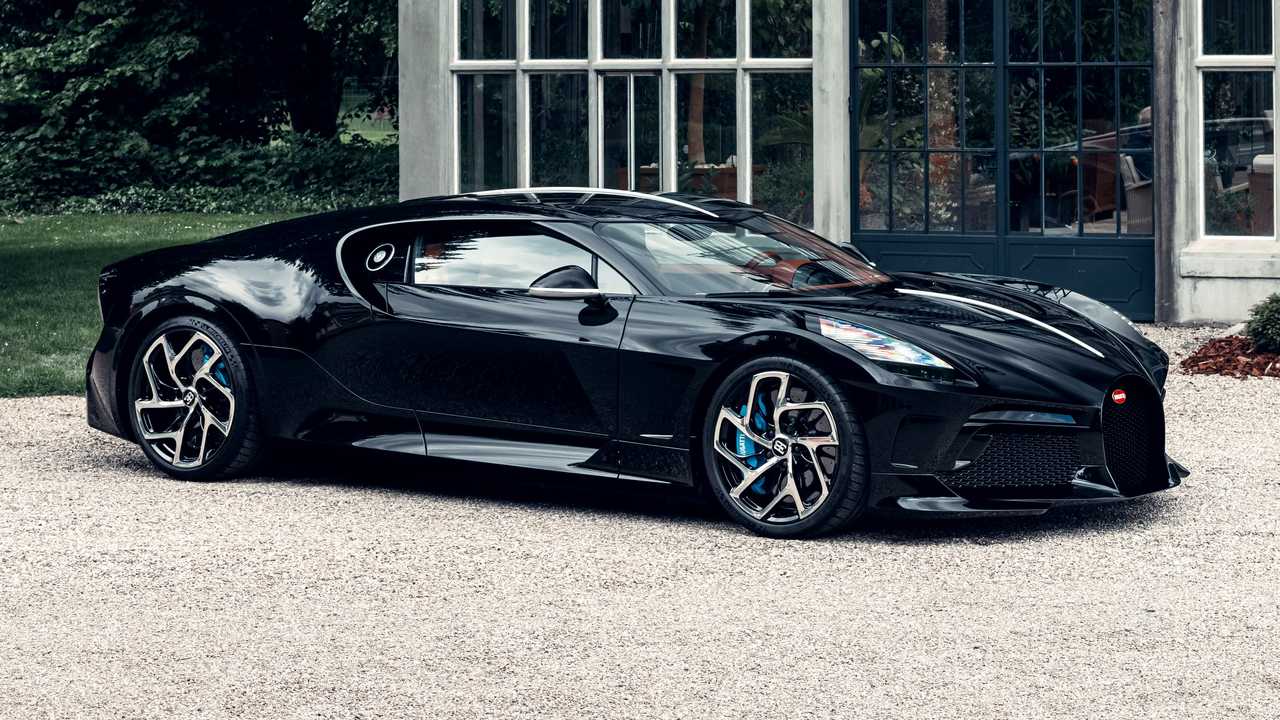 Bugatti The Definitive Black Car