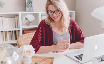 10 ways to earn money from home and live what you like the most