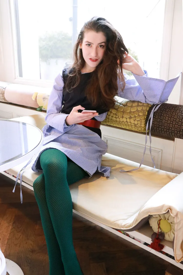 trend green color tights fall winter 2022 2023 choose match outfit mistakes style